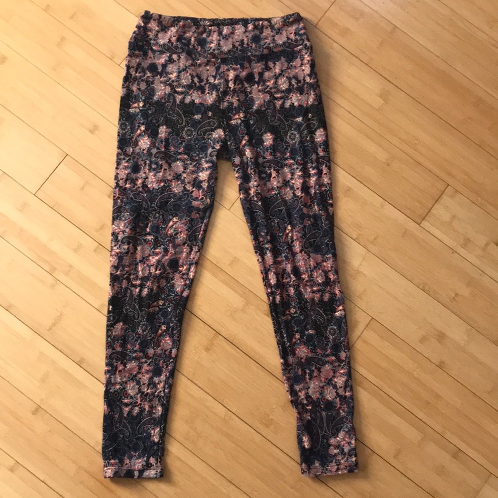 Lularoe OS Paisley Leggings
